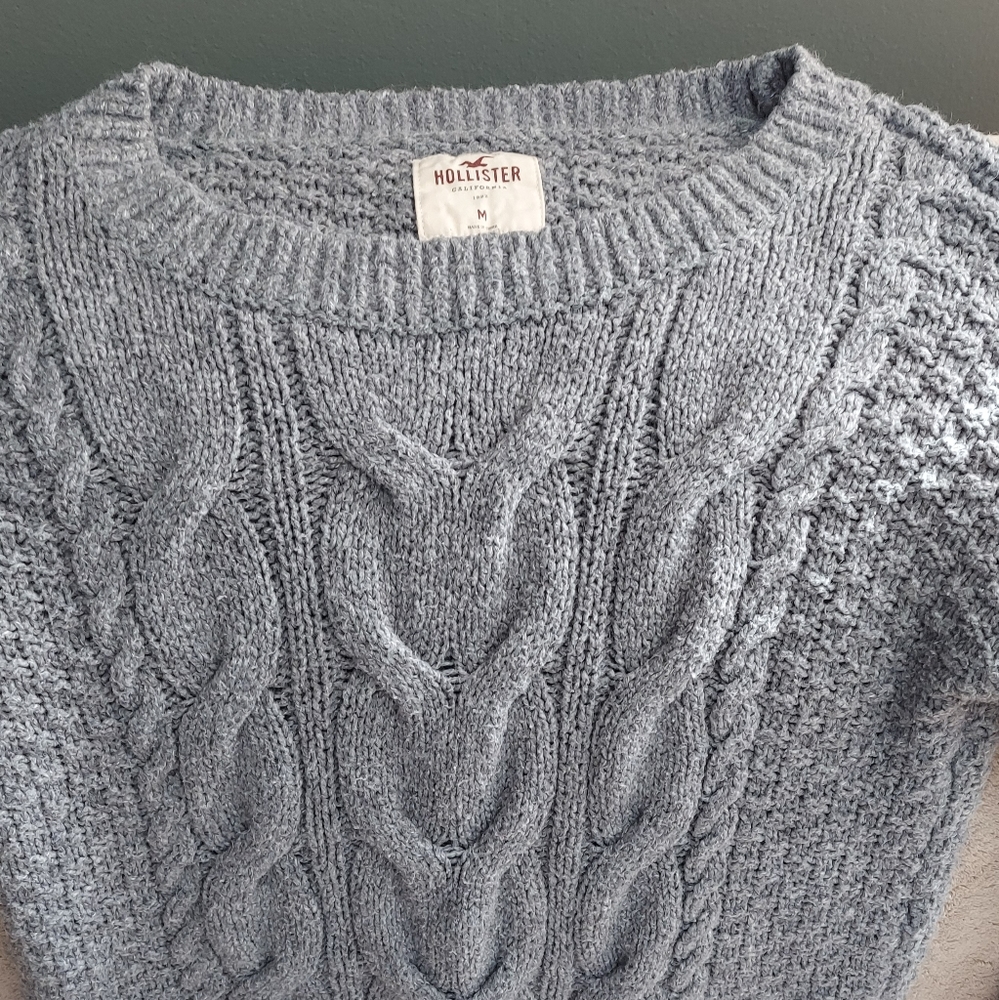 Hollister Women's M Sweater